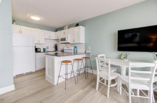 1104 Starfish Room by Atlantic Towers - Carolina Beach - 3