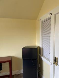 Small Private LA Bedroom w WIFI - Private Fridge - AC near USC - Exposition Park - USC Memorial Coliseum - Banc of California BMO Stadium - Downtown Los Angeles DTLA - University of Southern California USC!!! - Los Angeles - 7