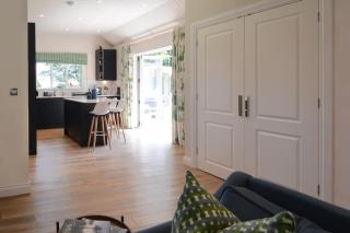 East Lodge - 2
