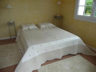 Attractive Holiday Home in C reste with Pool - Céreste - 2