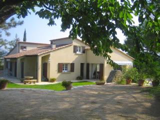 Attractive Holiday Home in C reste with Pool - Céreste - 8