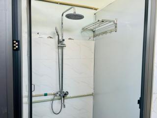 Majestic Hostel - Tour & Motorbike Rental - 2