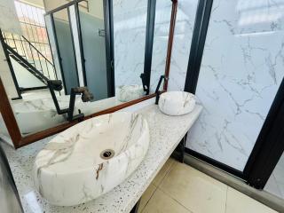 Majestic Hostel - Tour & Motorbike Rental - Ha Giang - 4