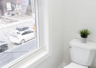 Fresh 3BR Home in Junction Area WFH Setup Backyard - Toronto - 1