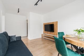 Apartments with Garden Dmowskiego 81 by Noclegi Renters - Poznań - 1