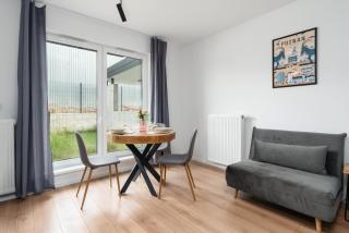 Apartments with Garden Dmowskiego 81 by Noclegi Renters - Poznań - 3