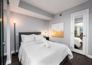 One of Toronto s finest 1BR Condo with a WFH Setup - 2