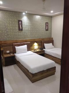 Orange International-SANTACRUZ - Mumbai - 2