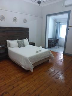 Triple9 Hatfield Guesthouse - 7