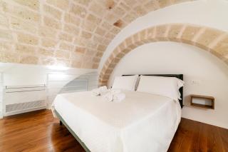 Old Court Luxury Suite&Spa by MONHOLIDAY - Monopoli - 8