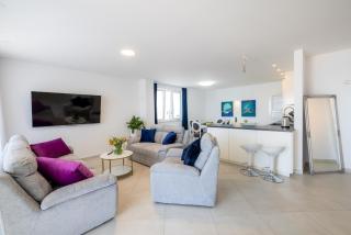 Villa Smaragd - Lapis - Luxury Apartment With Shared Pool - Makarska - 2