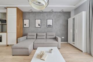 Modern Studio with Balcony for 4 Guests in Wrocław by Noclegi Renters - Breslavia - 0