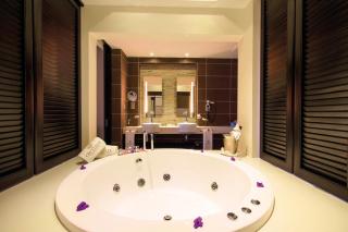 Crystals Beach Resort Belle Mare, a member of Radisson Individuals - 4