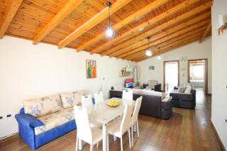 LAERTI'S ATTIC - Vlorë - 2