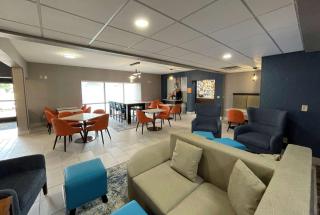 La Quinta Inn & Suites by Wyndham Fayetteville I-95 - Fayetteville - 8