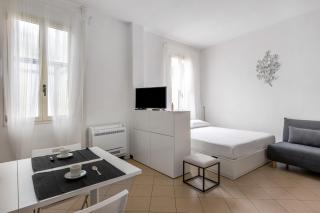 White Leaves Studio by Wonderful Italy - 2