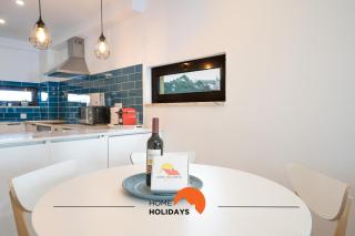 #063 Beach Flat by Home Holidays - 4