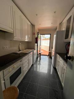 Villa com 5 Quartos a 5 min praia e do Centro - 2