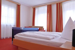Hotel Restaurant Schwarzer Adler - Bad Saulgau - 5