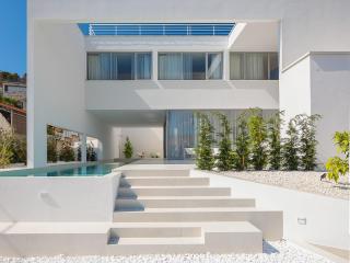 Spectacular Trogir Villa 4 Bedrooms Villa Trogir Sunrise Breath-Taking Sea Views Heated Swimming Pool - Trogir - 3