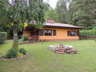 Domek letniskowy nad jeziorem Dadaj na Mazurach - Biskupiec - 0