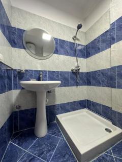 Joni's Twin Condos (Pool&Pine View) - Golem - 6