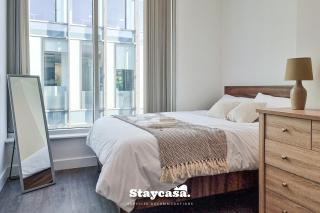Bright & Central Apt - With Great Transport Links - Stockport - 0