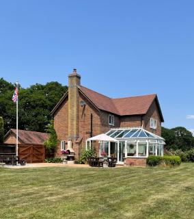 Graceland Farm B&B - 0