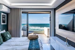 Luxurious 3 bedroom beach front apartment - Ballito - 4