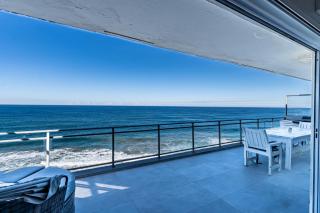Beach front penthouse apartment - 2