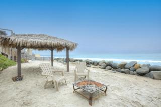 Oceanfront 4BR, Private Beach & Patio, Remodeled Kitchen - Oceanside - 5