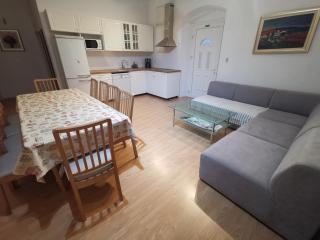 Spacious 140m2 Downtown 3 Bedroom Apartment - Split - 9
