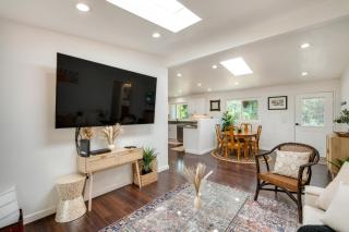 Modern Meadow Vista Vacation Home with Spacious Deck - - 6