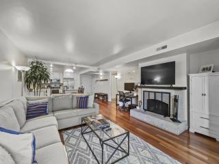 129 Park Station Escape! Cozy Condo with Pool & Hot Tub! Walking Distance to Main Street & Town Lift! condo - Park City - 9