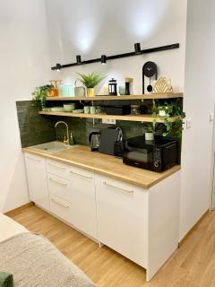 BRAND NEW Design studio Emerald - old town A/C - Bratislava - 8