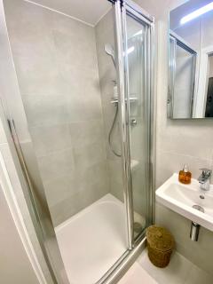 BRAND NEW Design studio Emerald - old town A/C - Bratislava - 2