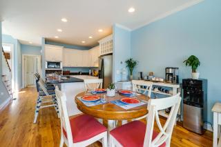 Carolina Beach Lakefront House Walk to Beach! - 2