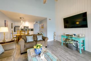 Waterfront Key Allegro Condo with Balcony and Pool - Rockport - 5