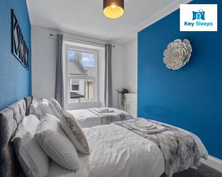 "Keysleeps Plymouth Pier Holiday Home with Free Parking" - 5