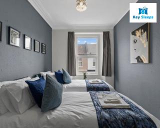 "Keysleeps Plymouth Pier Holiday Home with Free Parking" - 1