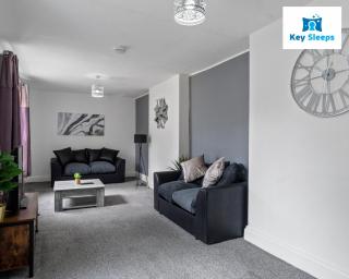 "Keysleeps Plymouth Pier Holiday Home with Free Parking" - 4