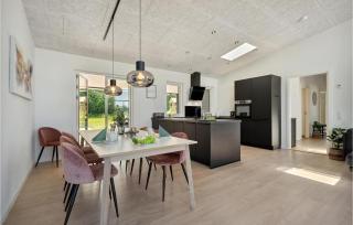 Nice Home In Sjølund With Sauna - 7