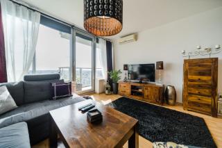 Comfy condo on the 20th floor & FREE parking - Bratislava - 5