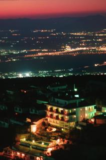 Apartamentos Turísticos Cumbres Verdes - La Zubia - 0