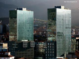 Exclusivo espacio - Parking Gratis - Bilbao - 3