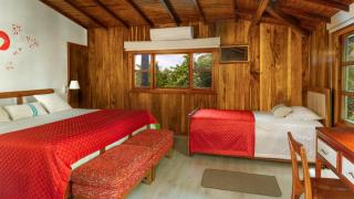 The Wooden House Hotel - Puerto Villamil - 9