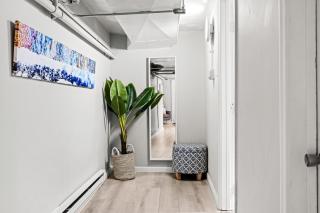 Contemporary Finishes - Studio Apt - Sloans Lake - 8