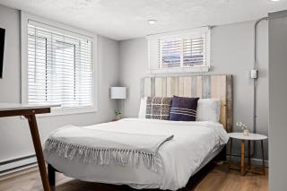 Contemporary Finishes - Studio Apt - Sloans Lake - 7