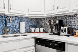 Contemporary Finishes - Studio Apt - Sloans Lake - 2