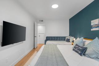 Luxurious Uptown Phoenix Townhome - Perfect Location & Sleeps 7! - Phoenix - 3